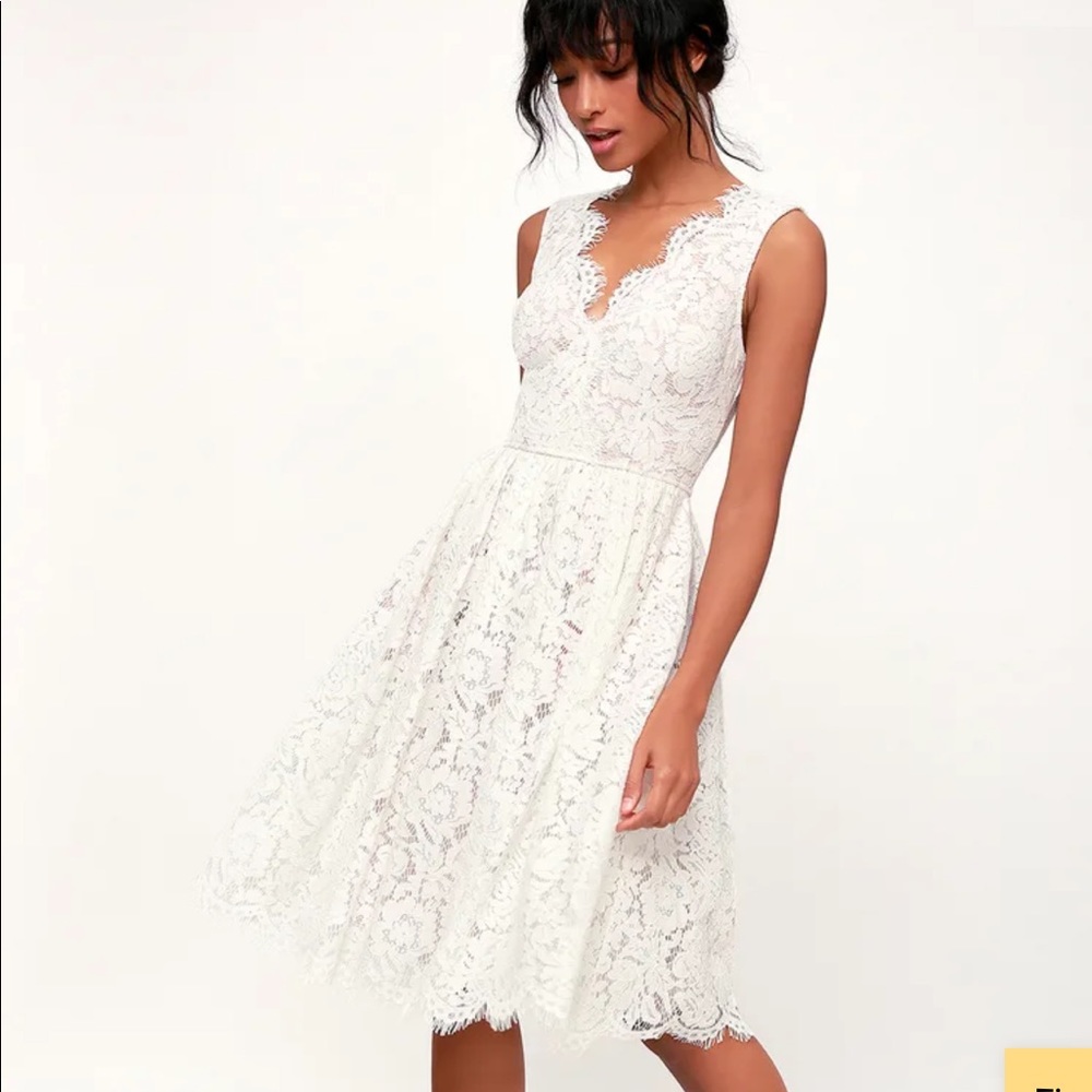 Brand new never worn Lulus dress